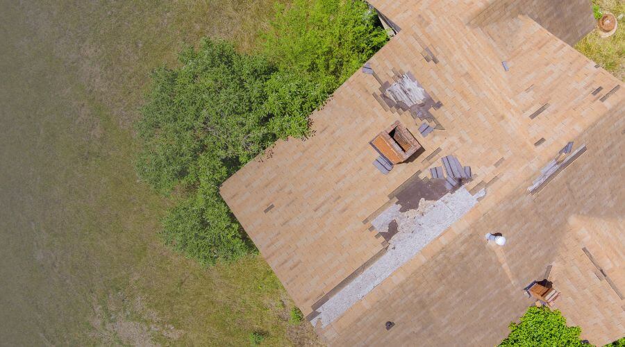 Why choose water damage restoration service for emergency water extraction services in Westbrook